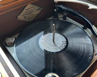 Magnavox Astro-Sonic Console Stereo Cabinet