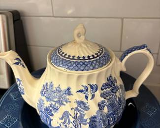 Sadler England Blue Willow Teapot