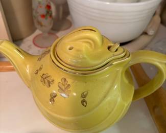 Hall Pottery Yellow # 799 Teapot