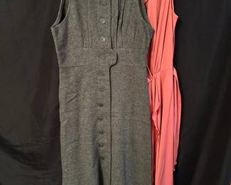 Circa 1960s Young Edwardian by Arpeja Sleeveless Grey Wool Blend Dress with Floral White Collar – Size 11