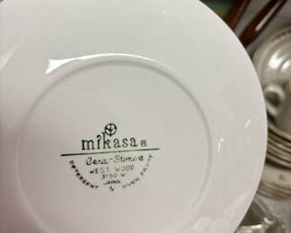 Set of 4 Mikasa Cera-Stone "West Wood" 3150-W Salad Plates