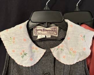 Circa 1960s Young Edwardian by Arpeja Sleeveless Grey Wool Blend Dress with Floral White Collar – Size 11