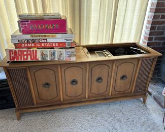 Magnavox Astro-Sonic Console Stereo Cabinet