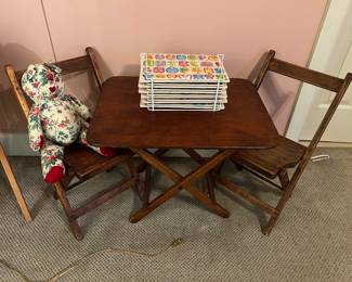 Antique child's foldable wood table & chairs