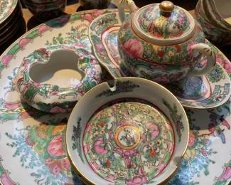 Japanese Famille Rose Dinnerware Set