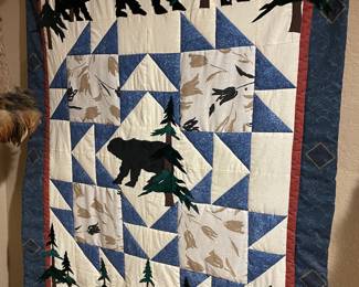 Bear-Themed Patchwork Wall Hanging Quilt
