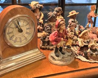 49 Bond Street London Mantle Clock, Boyds Bears and Friends Dollstone Collection Figurines