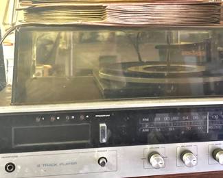 Magnavox 8-Track AM/FM Turntable
