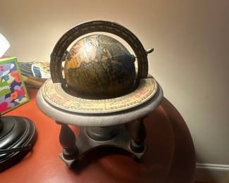 Mini globe