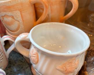 Pair of Mesa International 3D Shell Soup Mugs