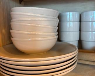 18 Piece Ikea "Marla Vlnka" Dish Set