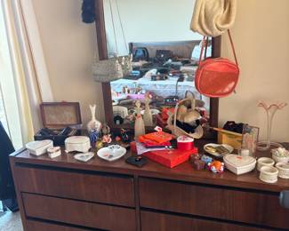 Mid Century Modern Brutalist Lane Furniture Bedroom Dresser Set