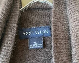 Ann Taylor 100% Cashmere Grey Turtleneck Sleeveless Sweater – Size XL