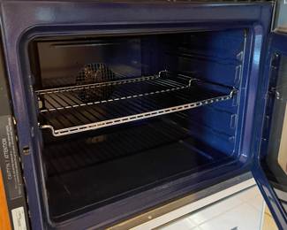 Gaggenau 400 Series 30" built in double oven.  This oven will be uninstalled and located in the garage. 