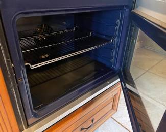 Gaggenau 400 Series 30" built in double oven.  This oven will be uninstalled and located in the garage. 