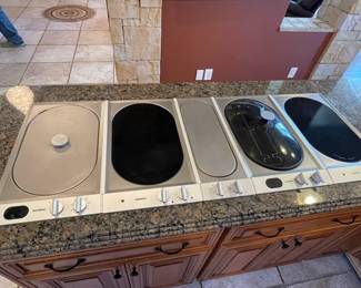 Gaggenau professional grade cook top. This unit will be uninstalled and located in the garage. 