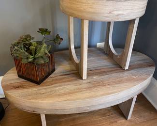 ❄️ $80 coffee table & $50 end table available for “buy it now”