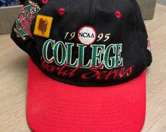 1995 NCAA College World Series OMAHA - Vintage Black & Red Baseball Cap 
