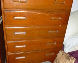 chest of drawers