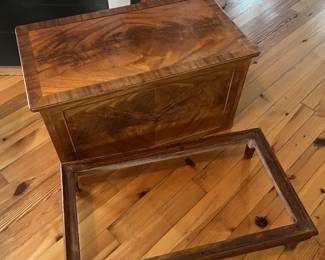 $100; Mid-century chest on open stand; approx. 25.5" x 32.5" x 18"