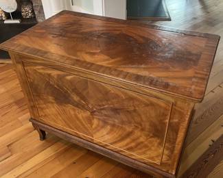 $100; Mid-century chest on open stand; approx. 25.5" x 32.5" x 18"