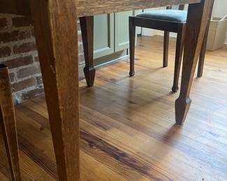 $350; Antique draw-leaf Mission/Arts & Crafts style oak table & four chairs; measures approx. 29" x 36" x 35" (59" with leaves drawn out); good condition with wear commensurate with age and use