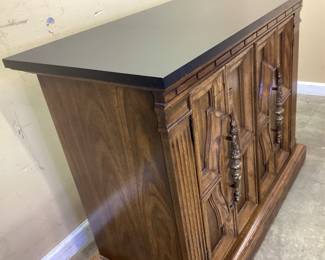  VTG. ROLLING SERVER, BAR CABINET, BUFFET NICE LAMINATED TOP, DRAWER AND TWO SHELVES. ON WHEELS. 38.5x18x31INCHES. PICKUP ONLY, NO SHIPPING