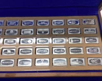 50 STERLING INGOTS 104 TOTAL TROY OZ. BANKMARKED THIS LIMITED EDITION 1972 FRANKLIN MINT "BANKMARKED"COLLECTORS BOX FEATURES 50 STERLING SILVER INGOTS WEIGHING 1000 GRAINS (2.083 TROY OZ) EACH. EVERY INGOT FEATURES A CHOSEN BANK FROM EACH STATE.