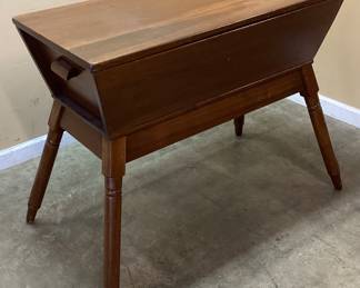 ANTIQUE FARMHOUSE DOUGH TABLE NO SHIPPING PICKUP ONLY