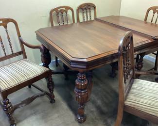 VTG. JACOBEAN STYLE SIX CHAIR DINING SET WITH LEAF NO SHIPPING, PICKUP ONLY