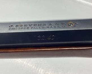  J. STEVENS IDEAL RIFLE No. 44 1/2 cal.32-40 A PIECE OF FIREARM HISTORY. THIS FALLING BLOCK J. STEVENS ARMS & TOOL CO. IDEAL RIFLE No. 44 1/2 IN A 32-40 CALIBER FEATURES A HEAVY OCTAGON AND ROUND BARREL DESIGN, DIAMETER MEASURING 22.2mm AT SIGHT END AND 24.6mm AT RECEIVER. THE BARREL IS 28 INCHES IN TOTAL LENGTH. CLEAN BORE FOR A RIFLE PRODUCED BETWEEN 1904-1916.