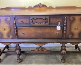 VTG. WOODEN SIDEBOARD, BUFFET 66x22x42 INCHES NO SHIPPING, PICKUP ONLY