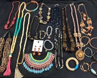  ASSORTED COSTUME JEWELRY, KINSLEY ARMELLE, CATOâ€™S