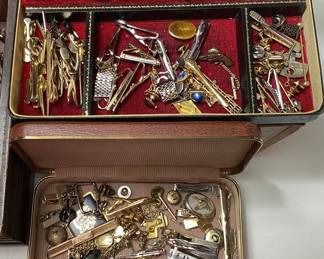ASSORTED CUFF LINKS, TIE CLIPS/TACKS, 14KT YELLOW GOLD TIE TACK, SWANK, MOTHER OF PEARL, TIGERâ€™S EYE, KREMENTZ WITH CASES & WOOD STORAGE BOX