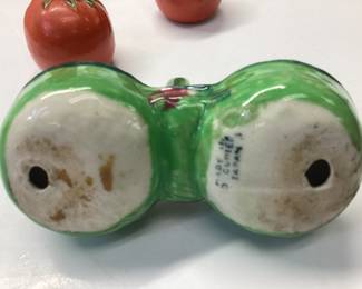  VINTAGE COLLECTION SALT & PEPPER SHAKERS BELMAR CALIFORNIA POTTERY AND BLOWN GLASS BIRD FEEDER