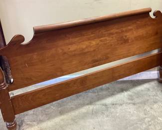 WELSH VALLEY BY THOMASVILLE FURNITURE CO. FULL SIZE BED. PICKUP ONLY, NO SHIPPING