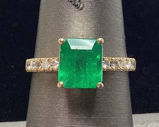 14KT YELLOW GOLD EMERALD & DIAMOND RING, SIZE 7, 2.21ct EMERALD, 0.20cts DIAMONDS, 3.1g TOTAL WEIGHT, GGA APPRAISAL $9,180.00