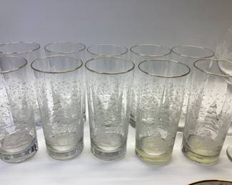 10 VINTAGE LIBBEY PINES HIGHBALL GLASSES, 7 LIBBEY WINTER WONDERLAND WINE GOBLETS, TWO FRANKLIN MINT HEIRLOOM PLATES WITH BIRDS AND ONE ROBERT LAESSIG PLATE