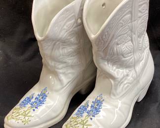 PAIR OF FRANKOMA TEXAS BLUEBONNETS COWBOY BOOT WALL POCKET VASES, 7in H