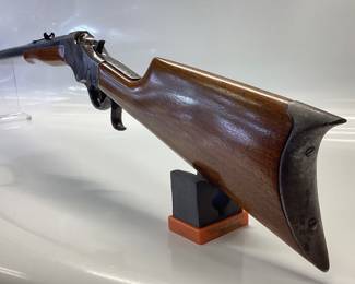  J. STEVENS IDEAL RIFLE No. 44 1/2 cal.32-40 A PIECE OF FIREARM HISTORY. THIS FALLING BLOCK J. STEVENS ARMS & TOOL CO. IDEAL RIFLE No. 44 1/2 IN A 32-40 CALIBER FEATURES A HEAVY OCTAGON AND ROUND BARREL DESIGN, DIAMETER MEASURING 22.2mm AT SIGHT END AND 24.6mm AT RECEIVER. THE BARREL IS 28 INCHES IN TOTAL LENGTH. CLEAN BORE FOR A RIFLE PRODUCED BETWEEN 1904-1916.