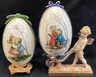 (2) VTG. FABERGE STYLE HAND DECORATED HUMMEL STYLE DESIGN DUCK EGGS, BOW ACCENTS, ORNATE GOLD TONE STAND & CHERUB STAND, 4.5in & 5.5in H, ONE OF A KIND NO SHIPPING PICKUP ONLY
