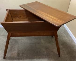 ANTIQUE FARMHOUSE DOUGH TABLE NO SHIPPING PICKUP ONLY