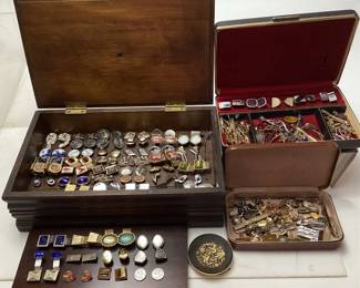 ASSORTED CUFF LINKS, TIE CLIPS/TACKS, 14KT YELLOW GOLD TIE TACK, SWANK, MOTHER OF PEARL, TIGERâ€™S EYE, KREMENTZ WITH CASES & WOOD STORAGE BOX