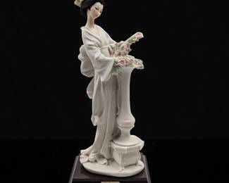 Giuseppe Armani Figurine: "Oriental Girl With Column" 403S With Original Box