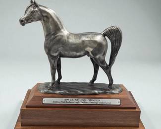 Large 1999 Unsigned US National Champion Horse Trophy