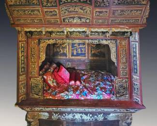 A Large Qing Dynasty Hardwood Opium Or Louhan Bed Carved With Gilt And Polychrome Paint