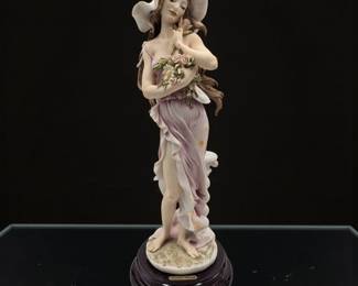 Giuseppe Armani Figurine: 1994 Event Figurine "Daisy" 202E With Original Box