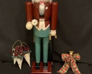 "Woodside: Bald Cypress" in Aiken, SC Starts Closing Sun 12/21 at 8pm. Pickup: Tue 12/23 from 4-6pm. Please click here to view more photos, descriptions, and current bids: https://ctbids.com/estate-sale/41308