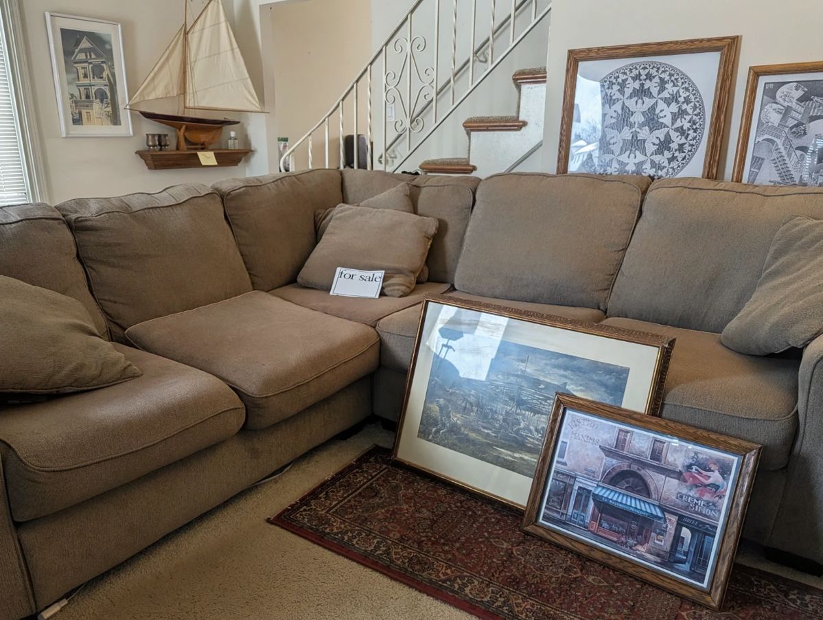 Comfy Ashley Sofa 