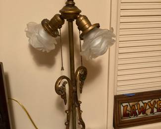 Art Nouveau lamp with flower head shades. rewired and in working order.